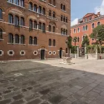 The Venetian Penthouse * Veneza
