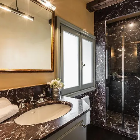 The Venetian Penthouse דירה *