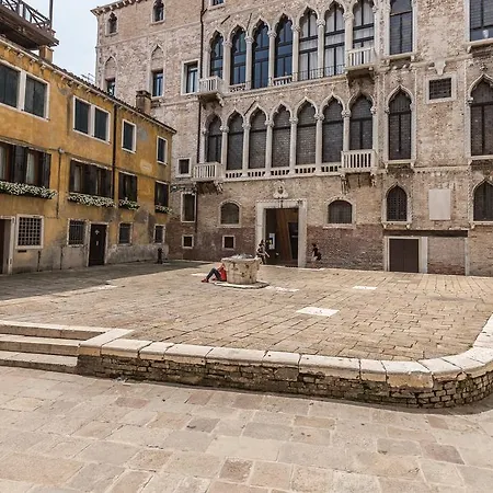 דירה The Venetian Penthouse ונציה
